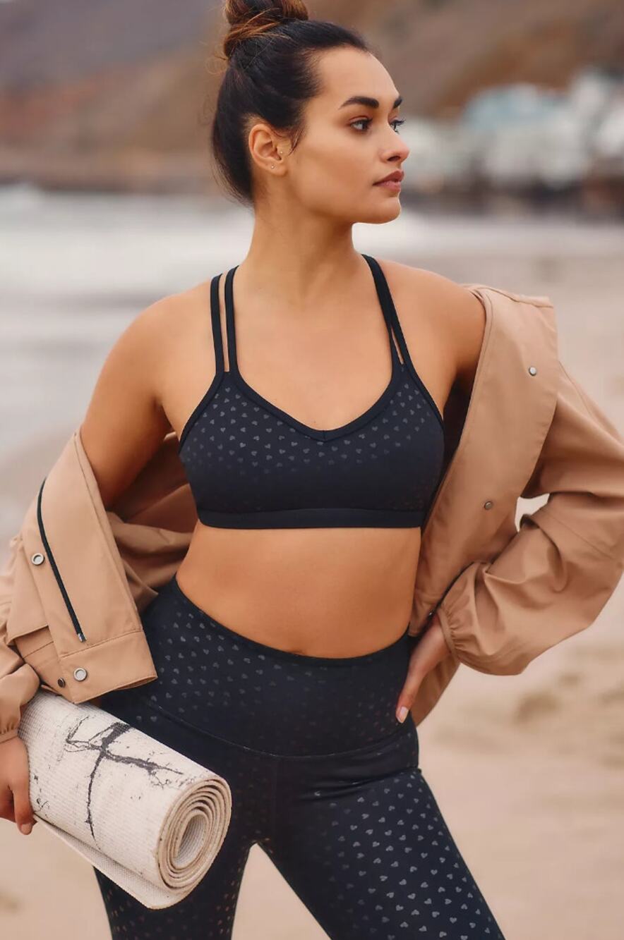 Beyond Yoga Hearts PowerShine Double Back Bra in Black Size Medium